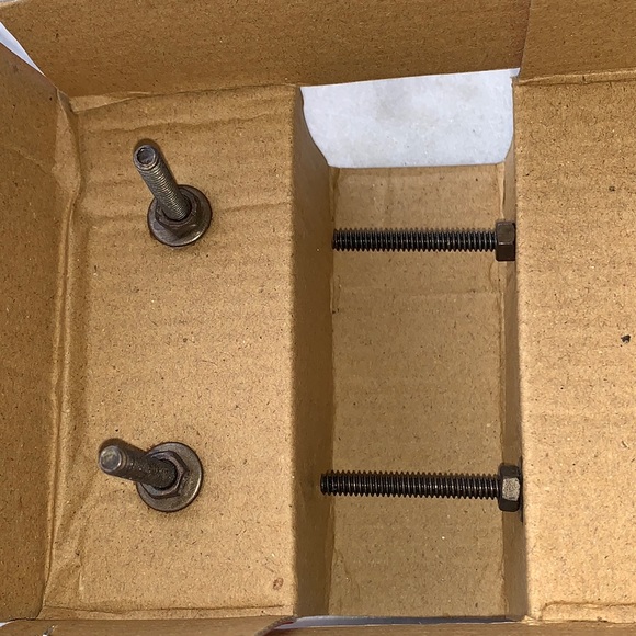 INSTANT FURNITURE UPDATE KNOBS PULLS CLEAR GLASS FLOWER SHAPE SILVER SET OF 4 - Picture 7 of 7